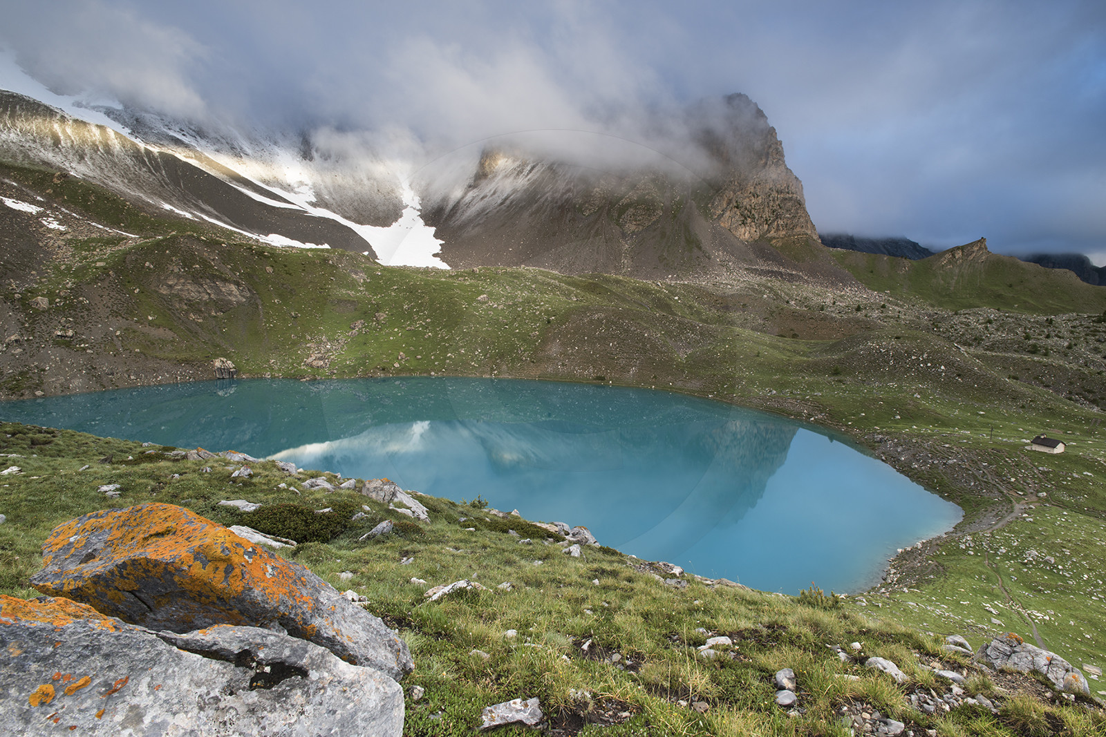 Le lac St Anne un petit matin brumeux