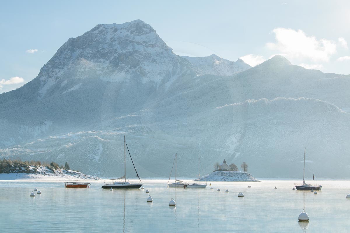 Brume sur Serre-Ponçon un lendemain de neige©Pierre Barrot