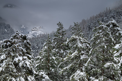 Fort-Queyras sort du brouillard.
