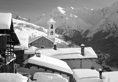 St Véran and church
