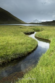 Meanders at lake Egorgéou